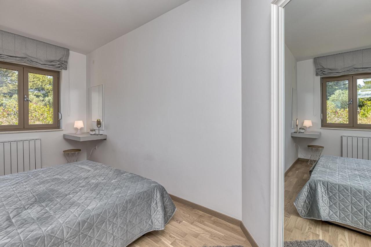Apartment Stoja Pula Bagian luar foto